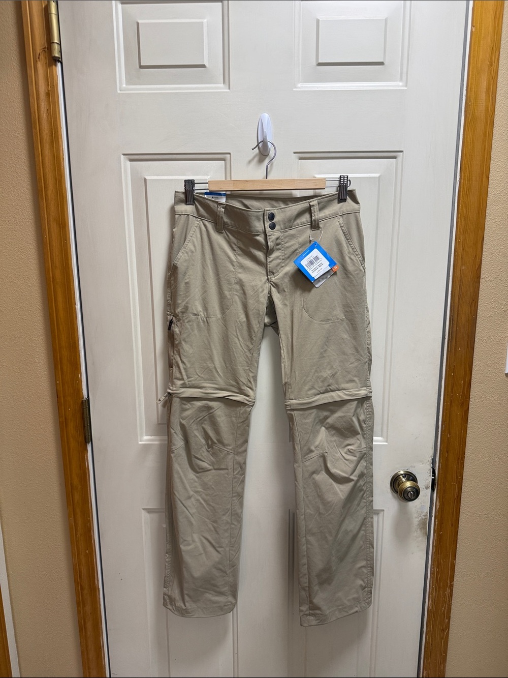 NWT Columbia Saturday Trail Women’s Convertible  Zip Off Cargo Pants khaki